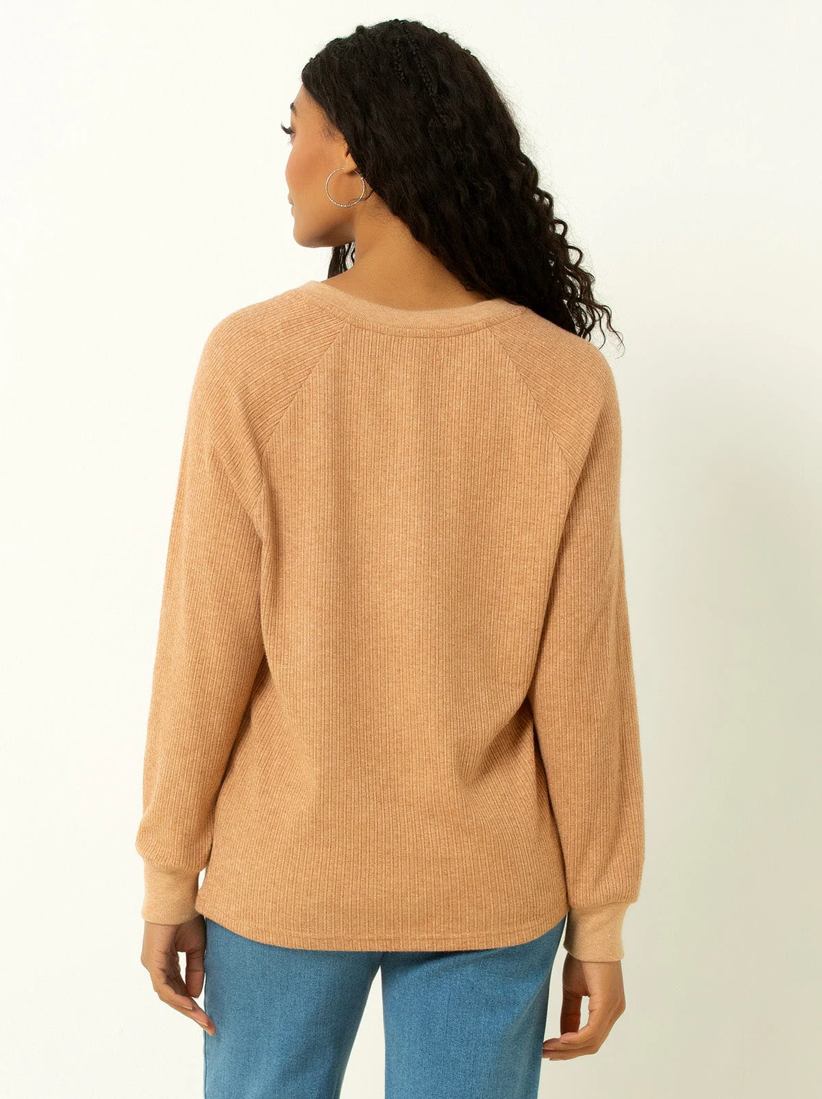 Single Stitch Classic Ribbed V-Neck Sweater - Image 12
