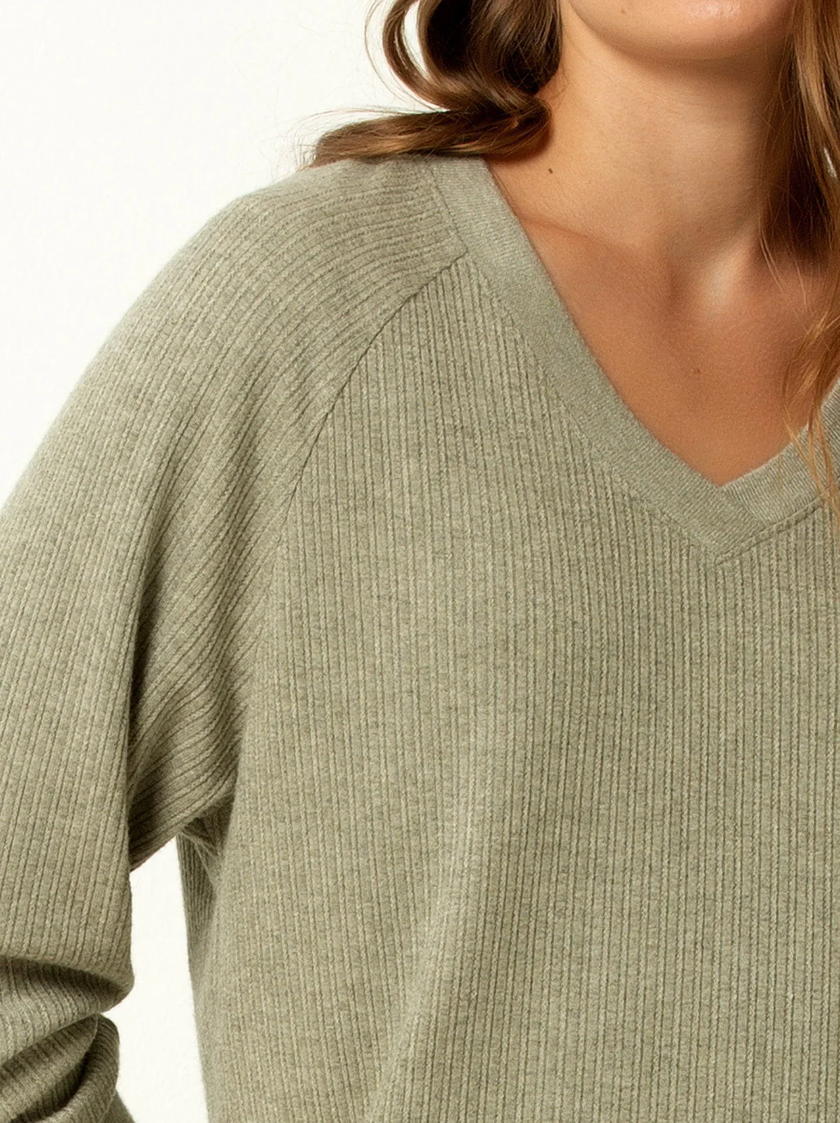 Single Stitch Classic Ribbed V-Neck Sweater - Image 4