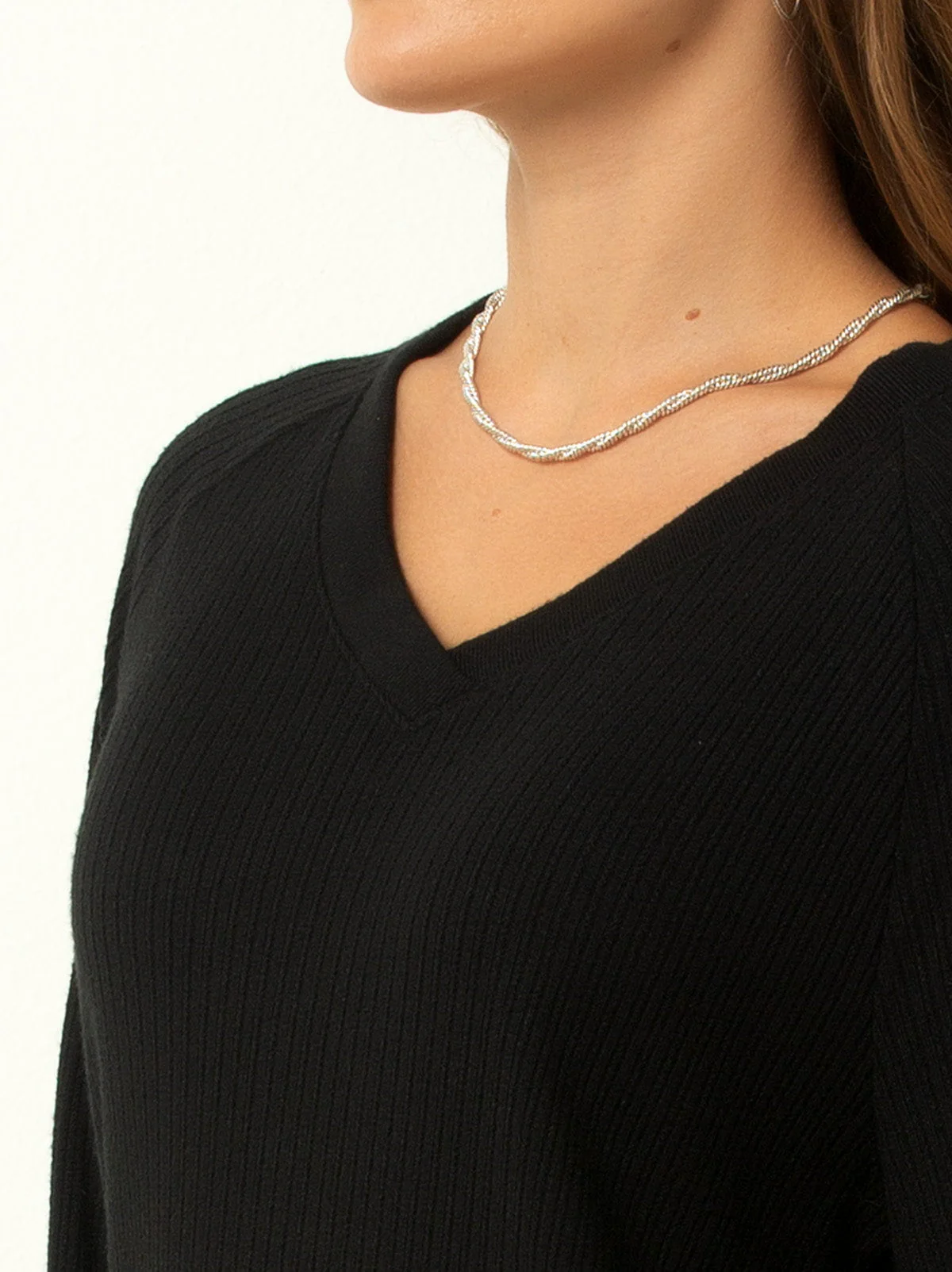 Single Stitch Classic Ribbed V-Neck Sweater - Image 7