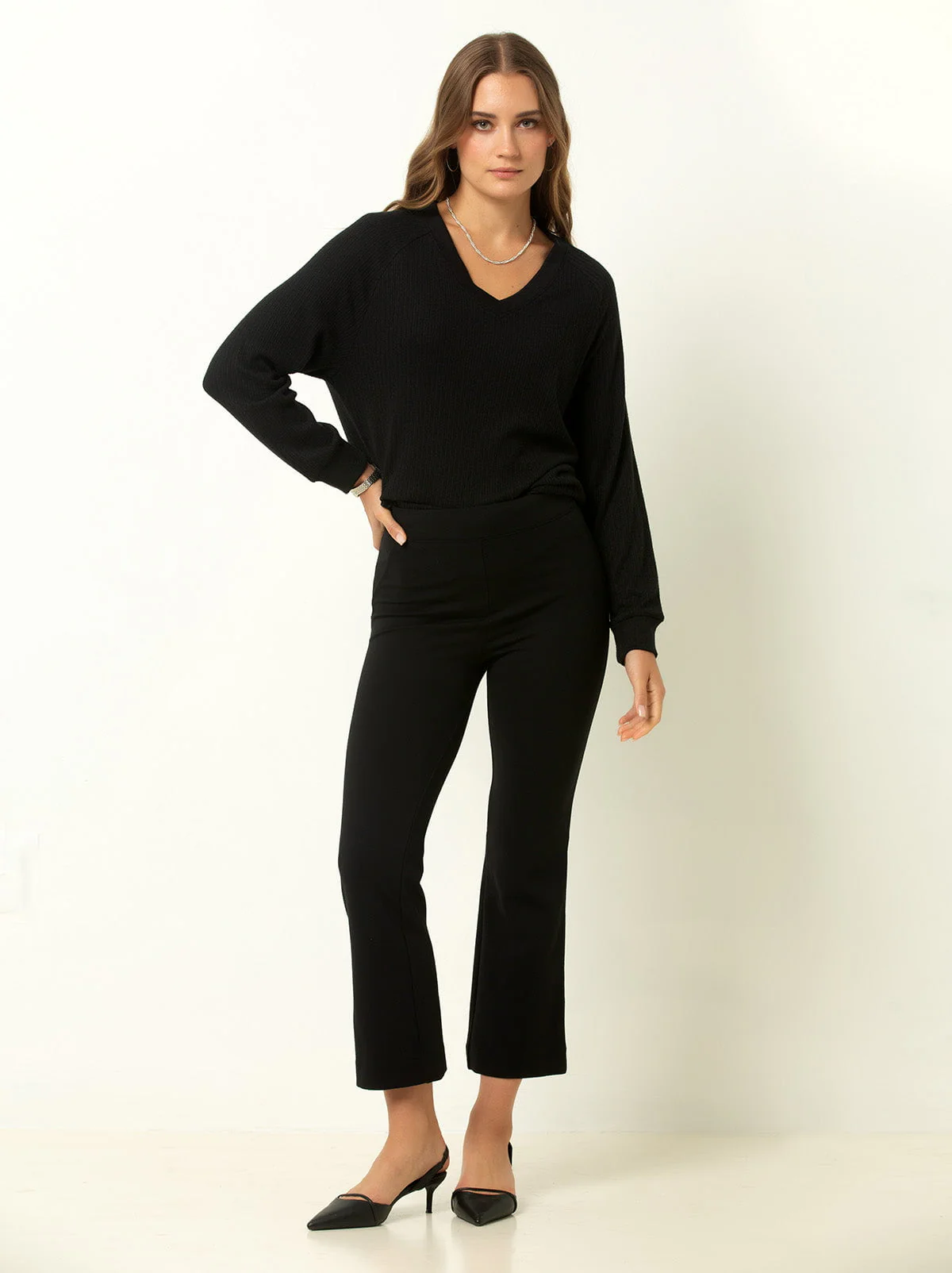 Single Stitch Classic Ribbed V-Neck Sweater - Image 9